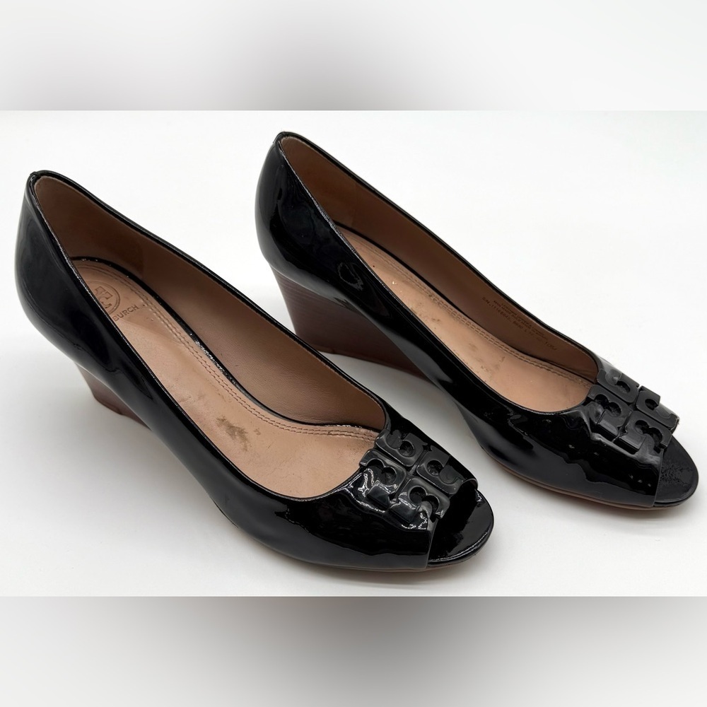 TORY BURCH Patent Leather Peep Toe Wedges Size 10M Preppy Classic Cocktail Party